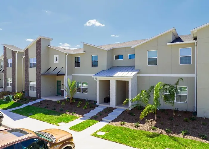 Splendid 4 Bd W/ Pool Close To Disney @ Champions Gate 1006