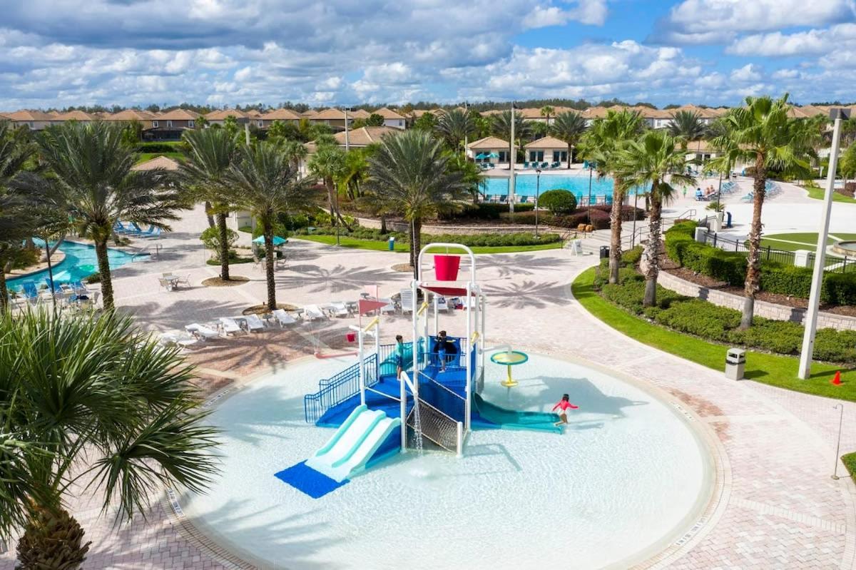 Splendid 4 Bd W/ Pool Close To @ Champions Gate 1006 Ferienhaus